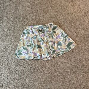 SHEIN Multicolor Abstract Green, Purple, and Yellow Leaf Print Skorts